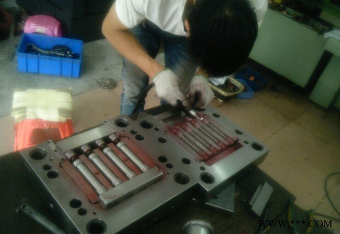 液态硅胶制品模具厂 液体硅胶注塑模具加工